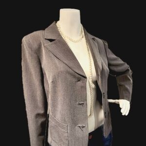 Vintage-Inspired Gray Blazer